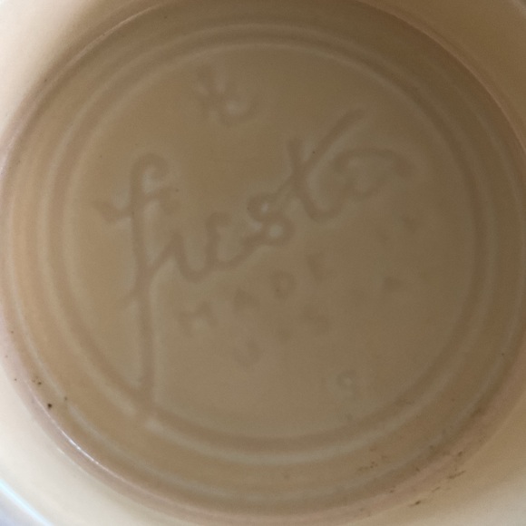 Fiesta Rare Casserole w/ Lid - Picture 5 of 7